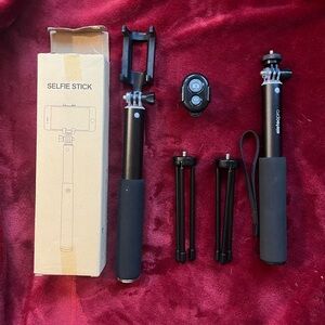Selfie stick lot